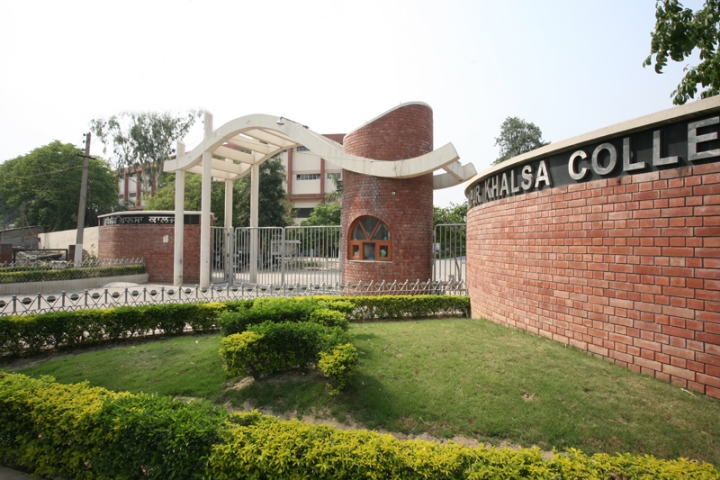 https://cache.careers360.mobi/media/colleges/social-media/media-gallery/9052/2019/4/6/Entrance view of Lyallpur Khalsa College Jalandhar_Campus-view.jpg